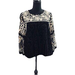 NWT John Mark Velvet Top With Leopard Sleeves Size Small